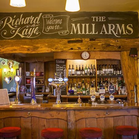 Отель The Mill Arms Ромси Экстерьер фото