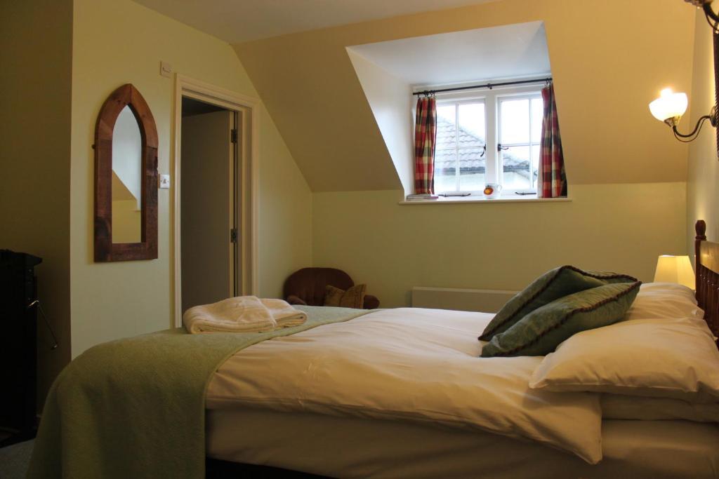 Отель The Mill Arms Ромси Номер фото